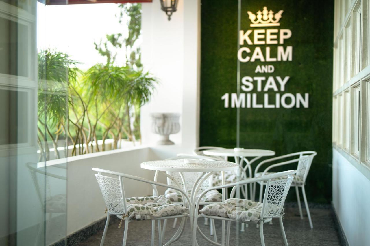 1 Million Hotel Джохор-Бару Экстерьер фото
