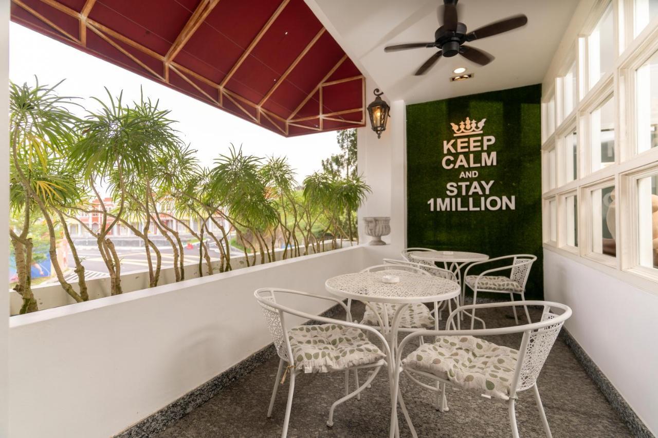1 Million Hotel Джохор-Бару Экстерьер фото